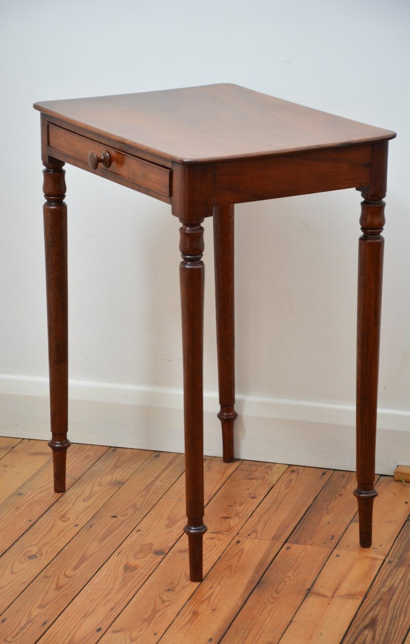English Antique William IV Mahogany Side Table Lamp Table