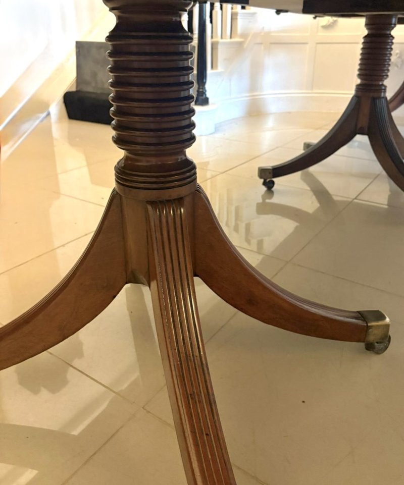 Antique Georgian Figured Mahogany 3 Pillar Extending Dining Table Circa 1800 12 Seater - Image 12