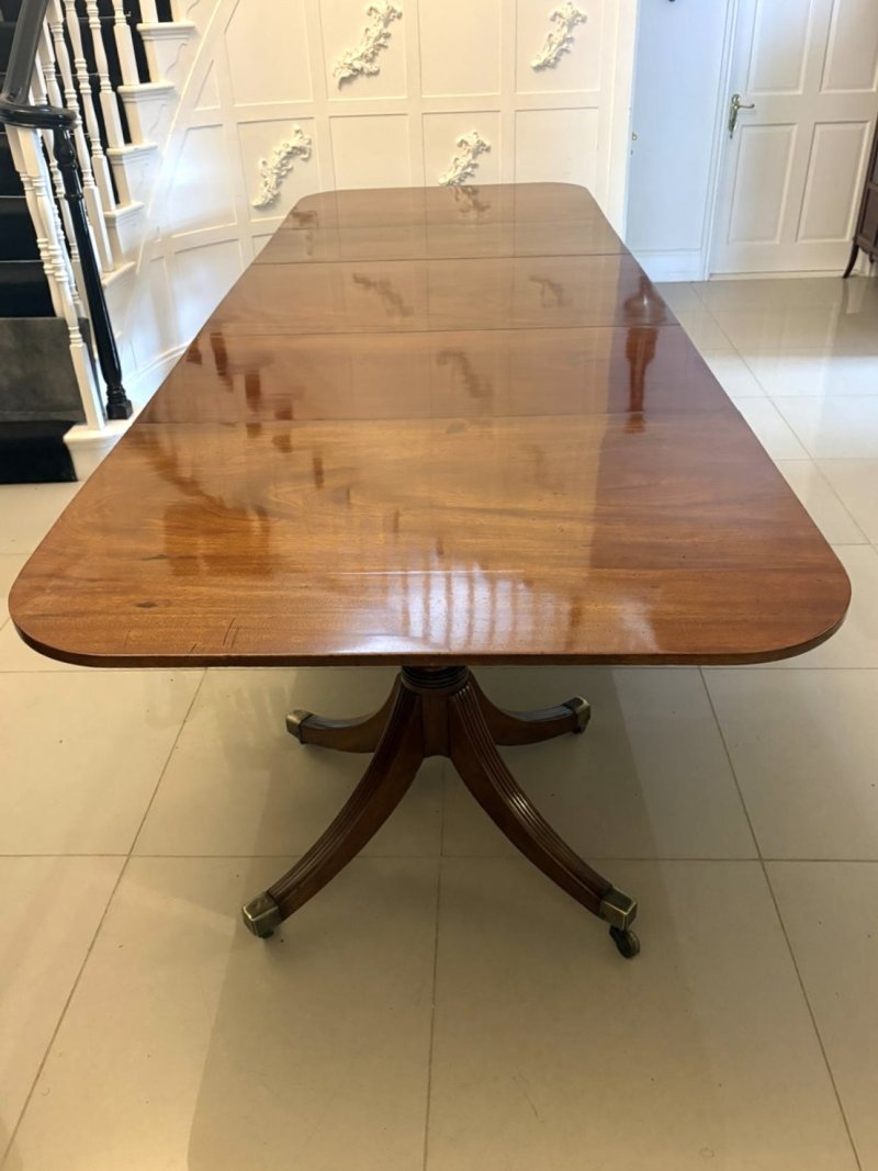 Antique Georgian Figured Mahogany 3 Pillar Extending Dining Table Circa 1800 12 Seater