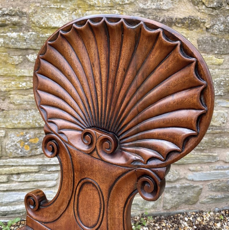 Pair of shell backed hall chairs - Image 2