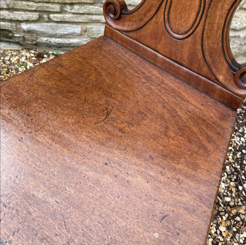 Pair of shell backed hall chairs - Image 3