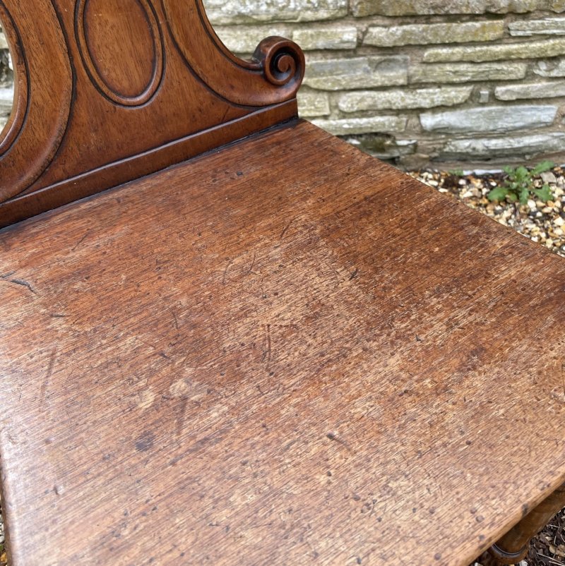 Pair of shell backed hall chairs - Image 5
