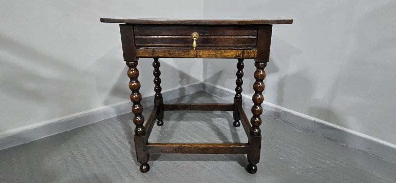 Fine C17th Oak Side Table - Image 4
