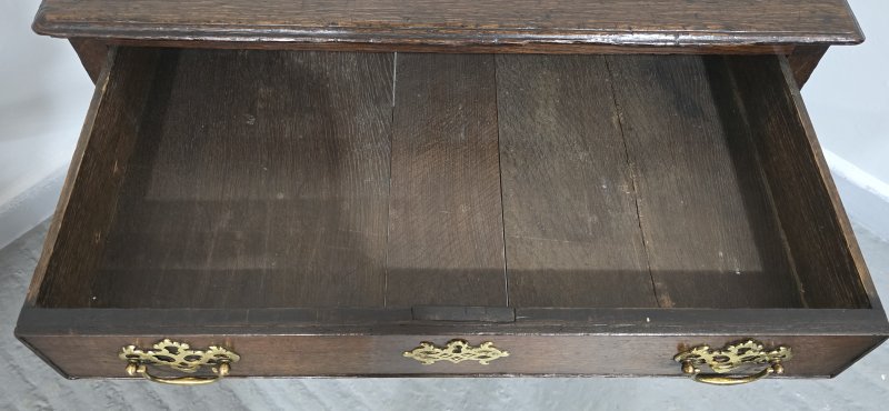 Superb C17th Oak Lowboy - Image 10