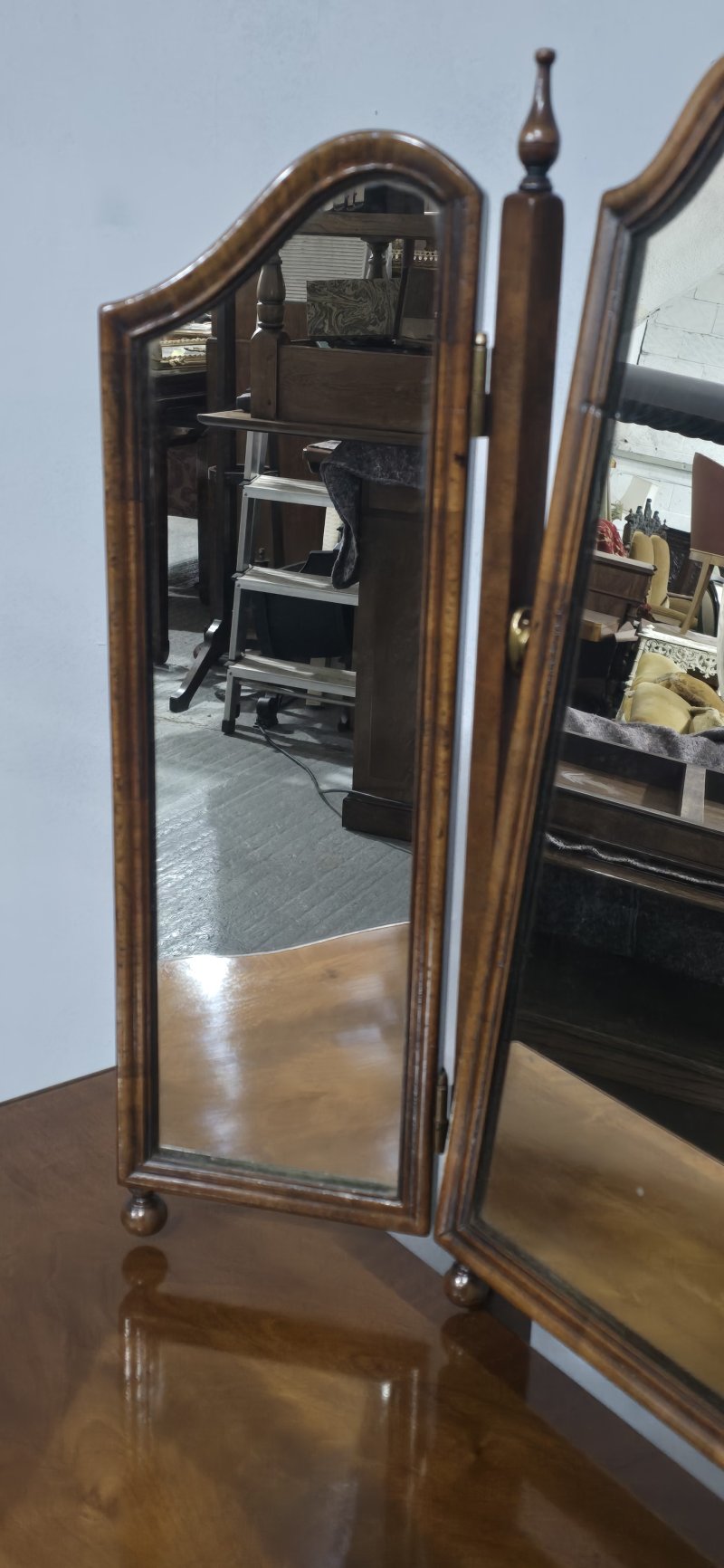 Superb Queen Anne Dressing Table - Image 9