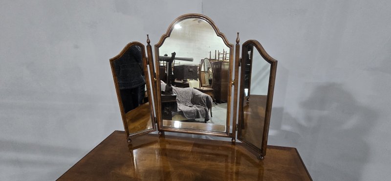 Superb Queen Anne Dressing Table - Image 7