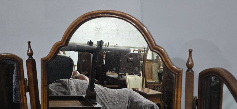 Superb Queen Anne Dressing Table - Image 8