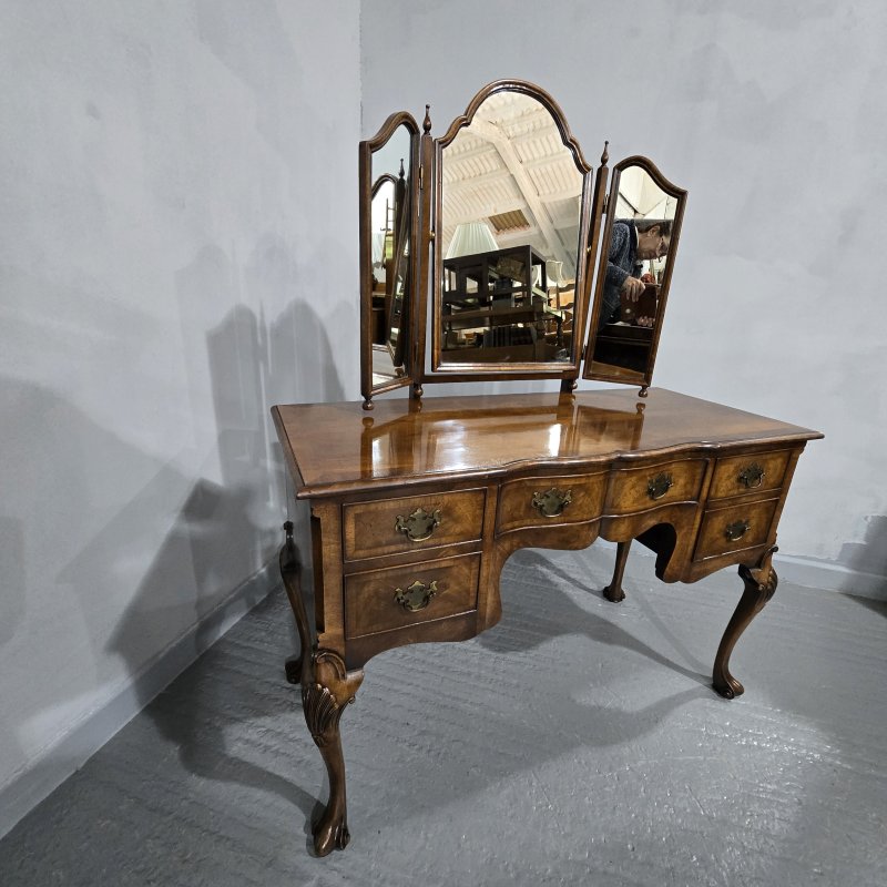 Superb Queen Anne Dressing Table - Image 14