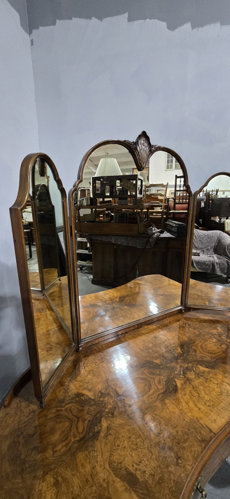 Magnificent Queen Anne Dressing Table - Image 13