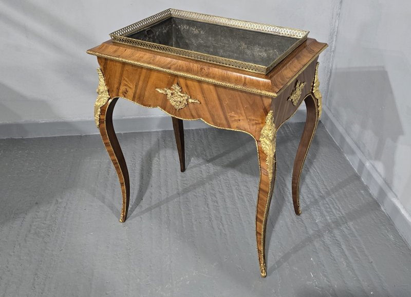Superb Satinwood Planter - Image 4