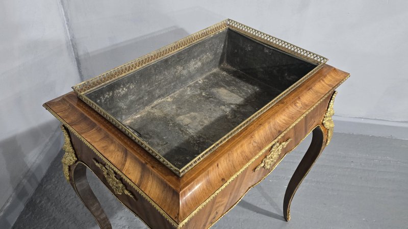 Superb Satinwood Planter - Image 9