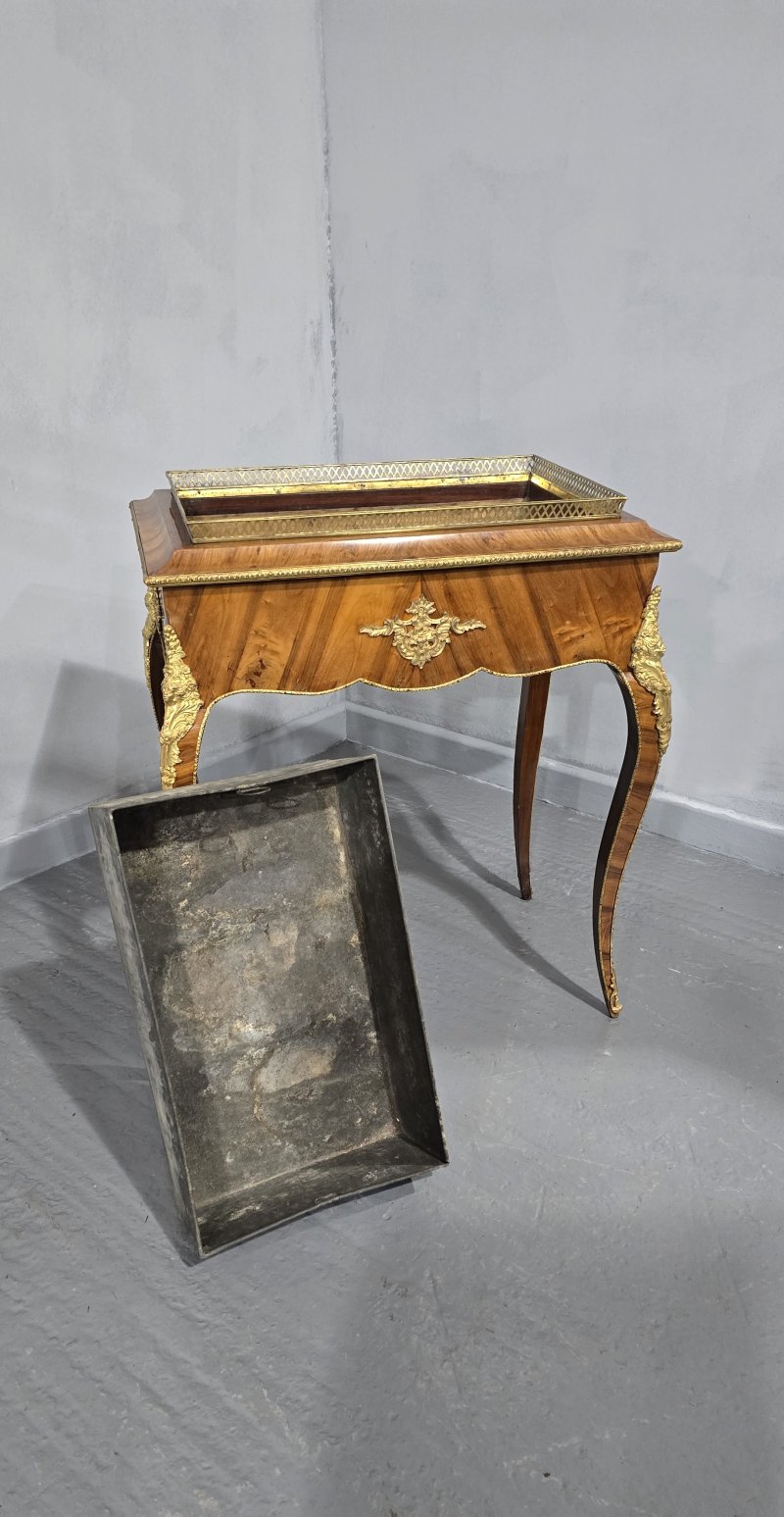Superb Satinwood Planter - Image 7