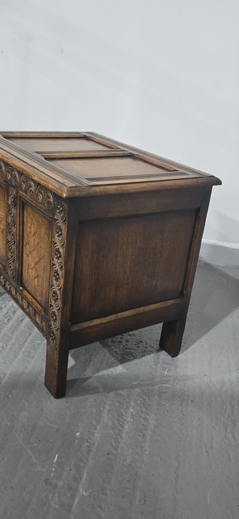 Very Small Oak Inlaid Coffer - Image 5