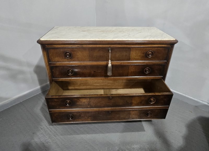 Superb French Walnut Commode Chest of Drawers - Image 3