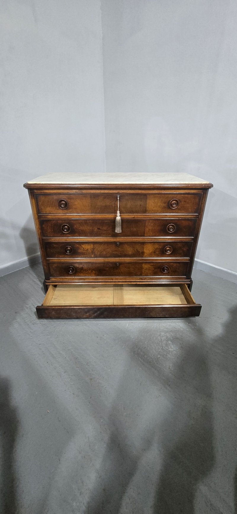 Superb French Walnut Commode Chest of Drawers - Image 5