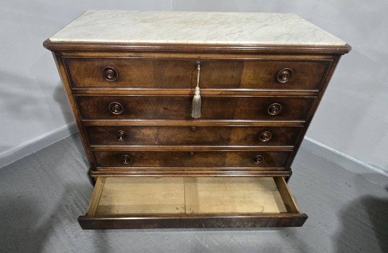 Superb French Walnut Commode Chest of Drawers - Image 7