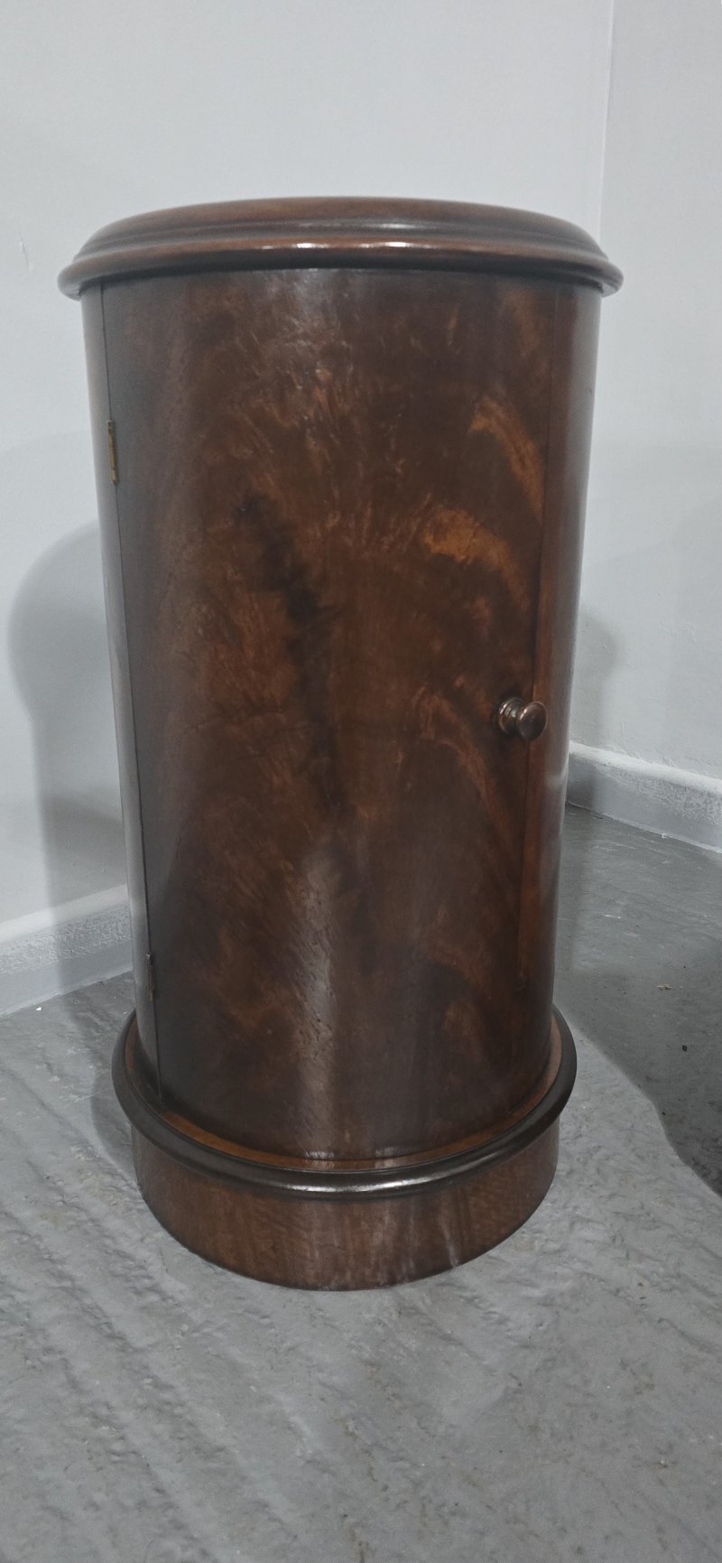 Pair Cyndrical Mahogany Bedside Cabinets - Image 4