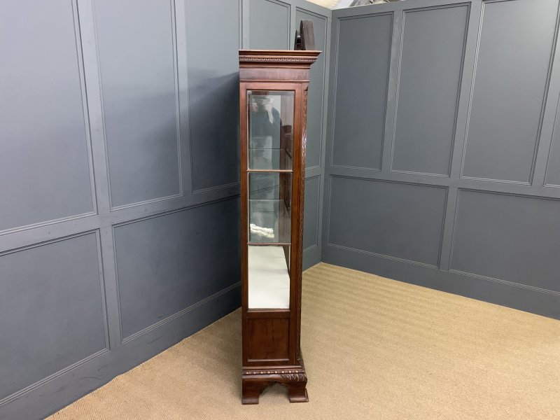 Chippendale Style Mahogany Display Cabinet - Image 14