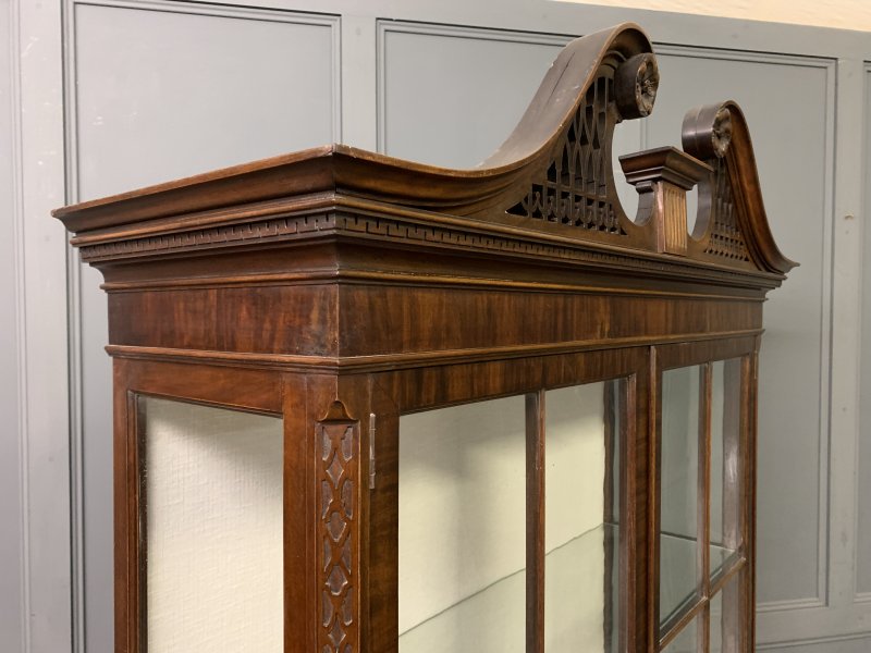 Chippendale Style Mahogany Display Cabinet - Image 12
