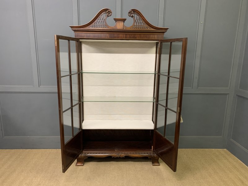 Chippendale Style Mahogany Display Cabinet - Image 7