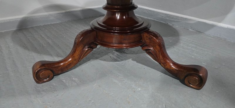 Victorian Oval Coffee Table - Image 6
