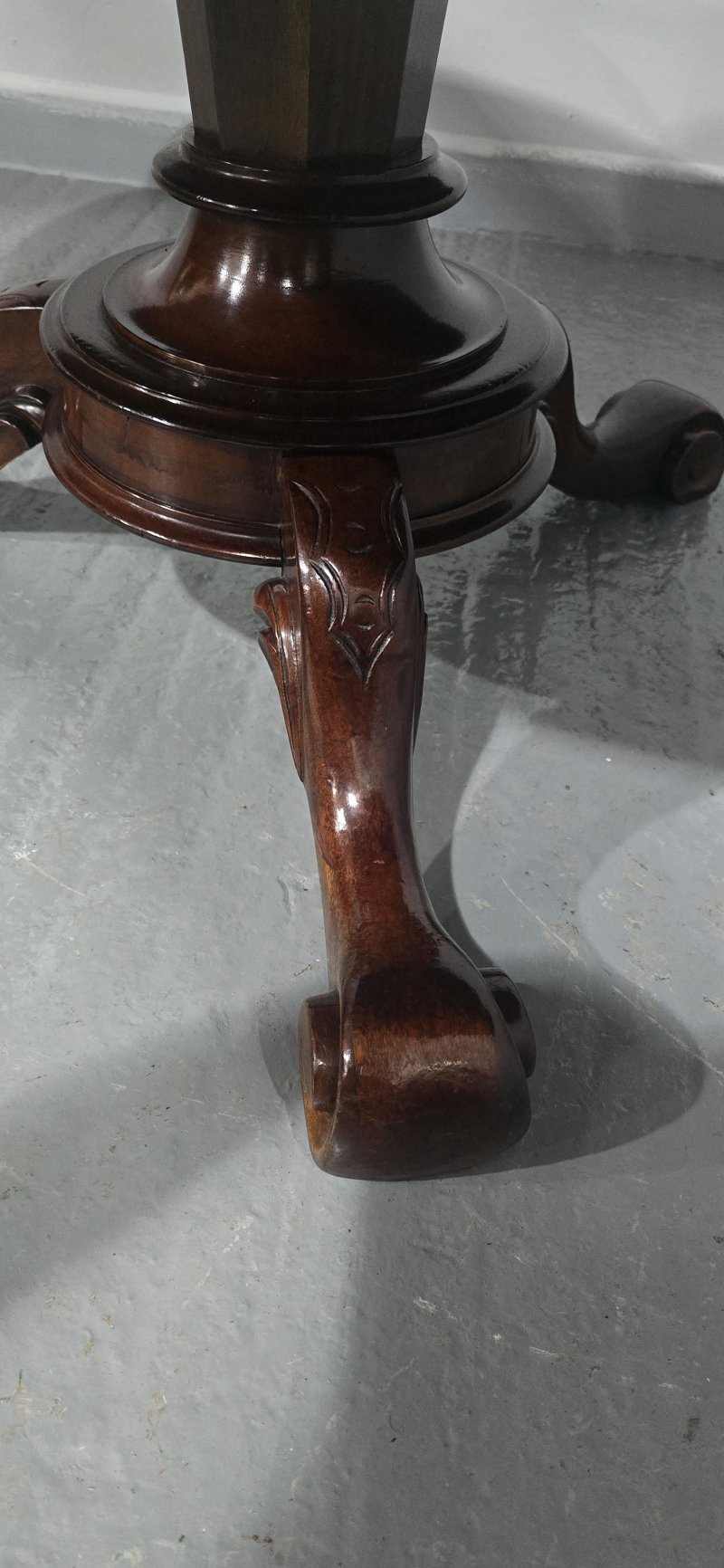 Victorian Oval Coffee Table - Image 8