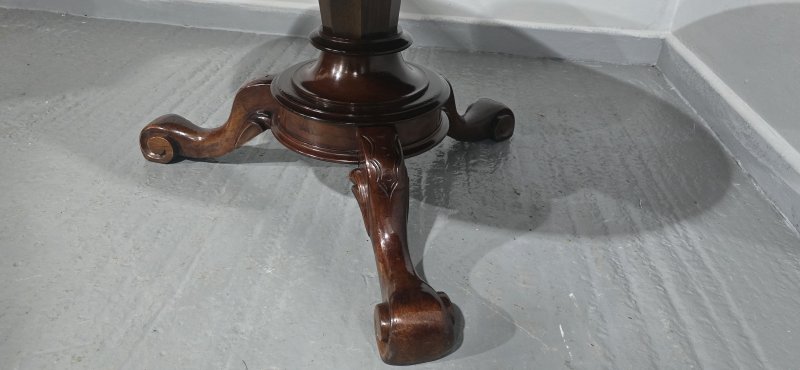 Victorian Oval Coffee Table - Image 9
