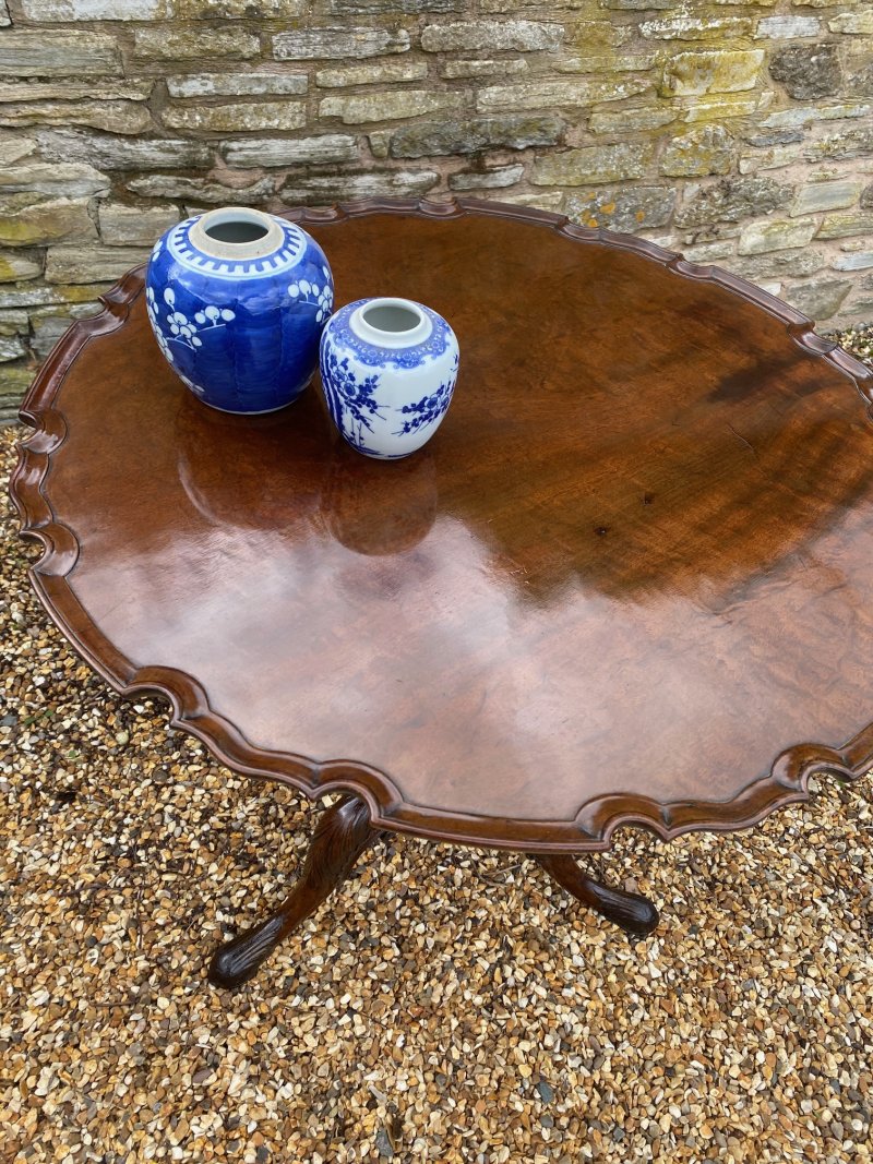 Georgian pie crust edged table - Image 5