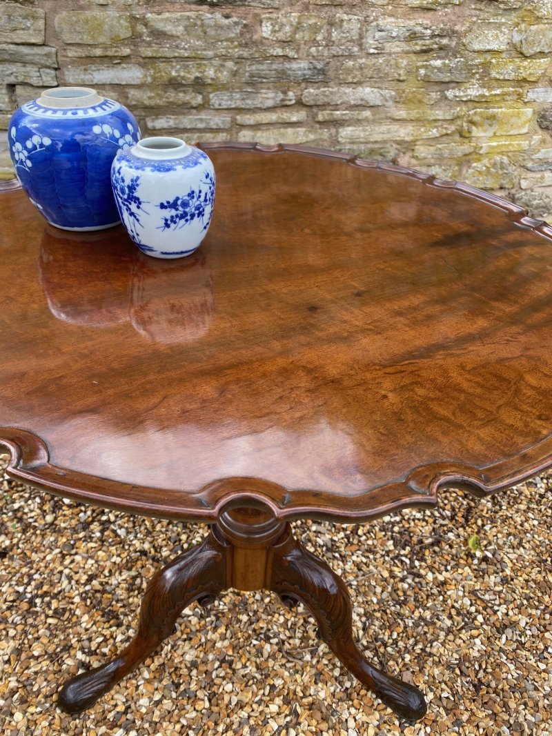 Georgian pie crust edged table - Image 8