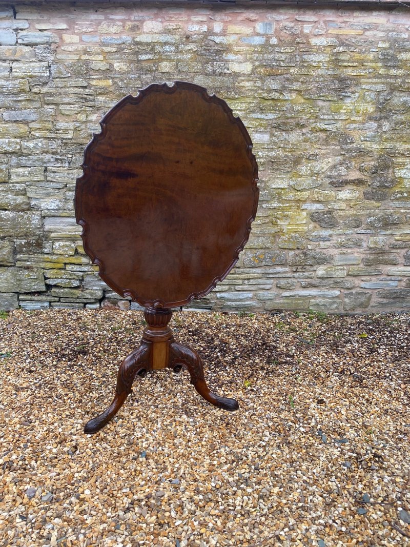 Georgian pie crust edged table - Image 9