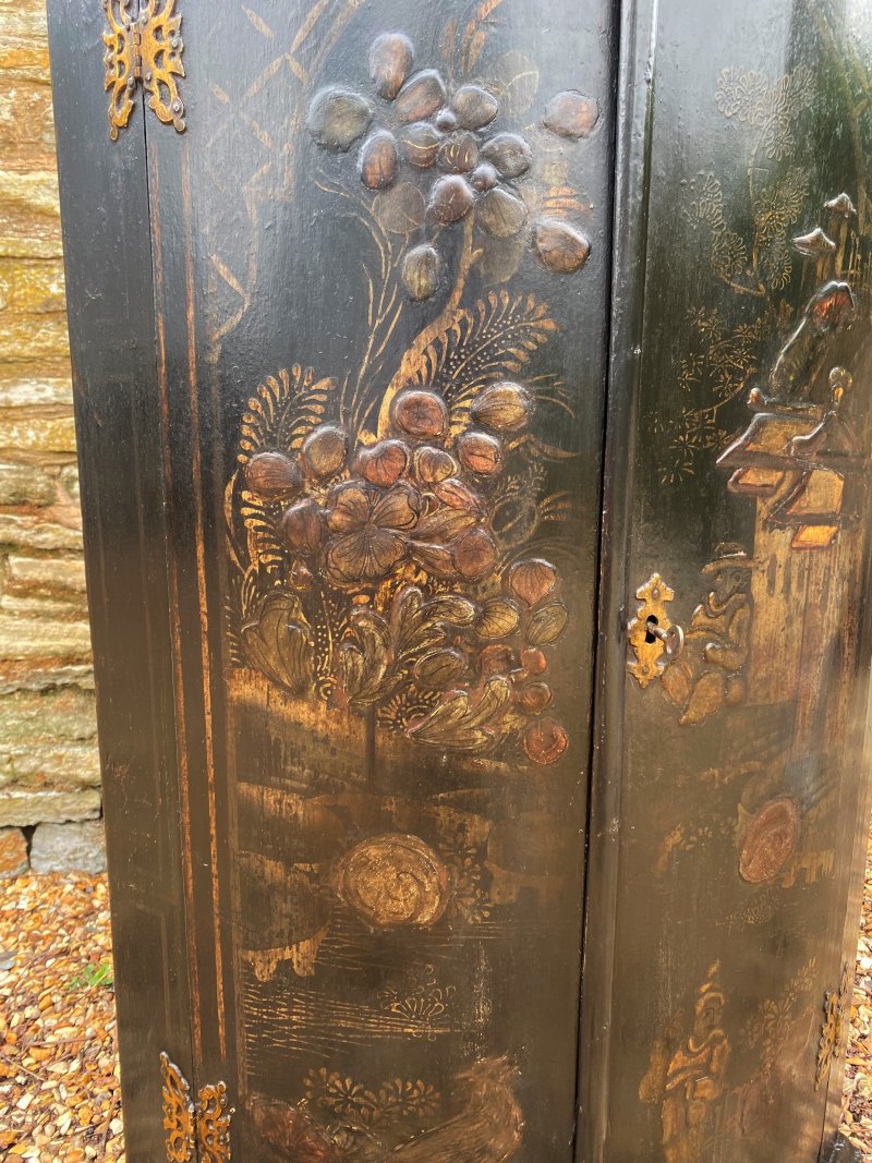 Georgian chinoiserie hanging corner cupboard - Image 6