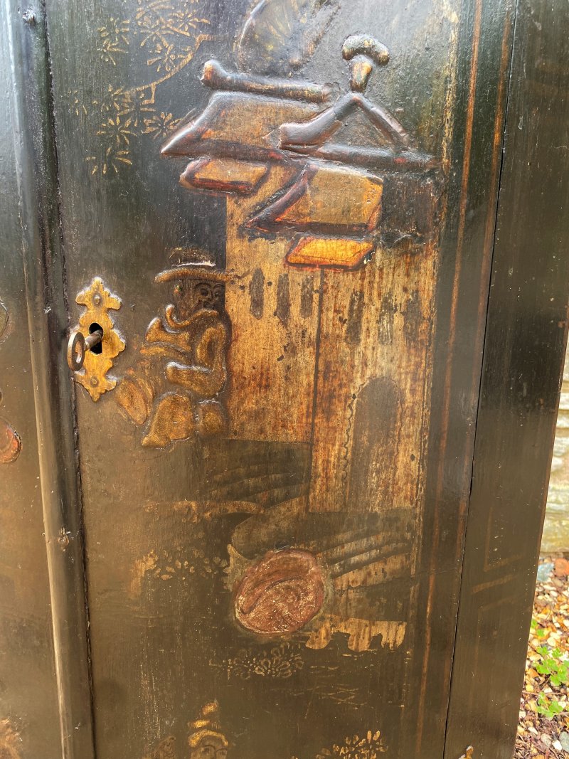 Georgian chinoiserie hanging corner cupboard - Image 5
