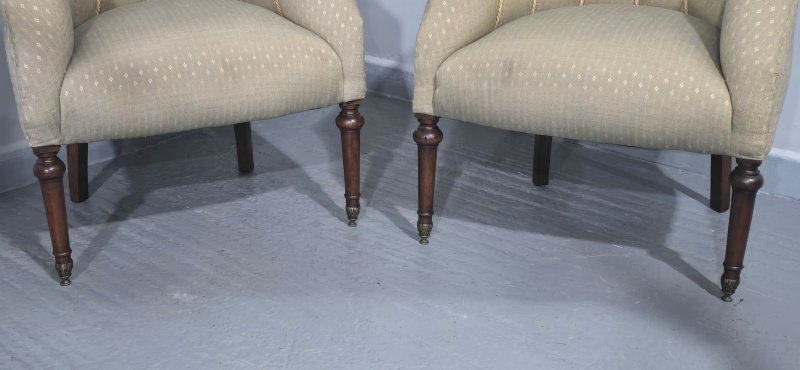 Fine Pair French Walnut Tub Chairs - Image 3