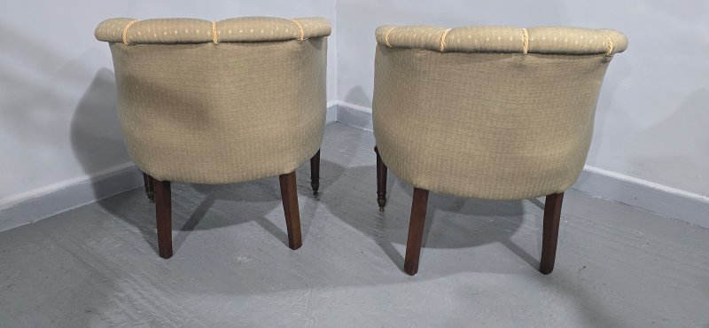 Fine Pair French Walnut Tub Chairs - Image 10