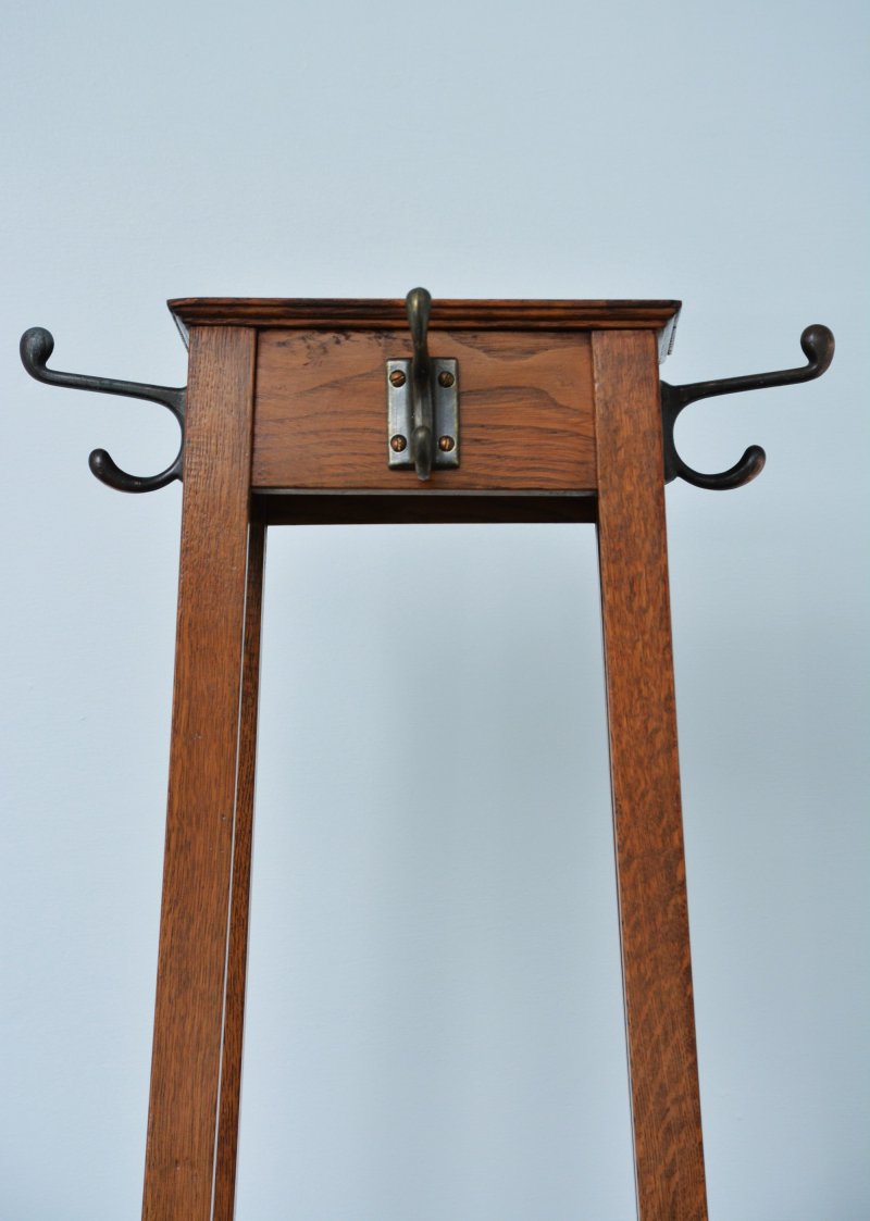 English Arts and Crafts Oak Coat Stand by Astrola - Image 3