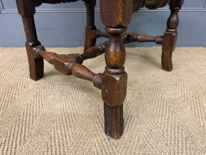 Set of 3 Carolean Style Chairs - Image 3