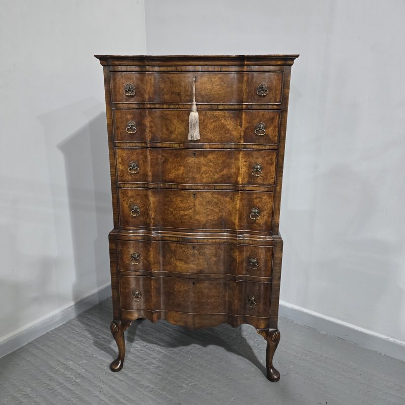 Queen Anne Burr Walnut Chest of Drawers on Stand - Image 2