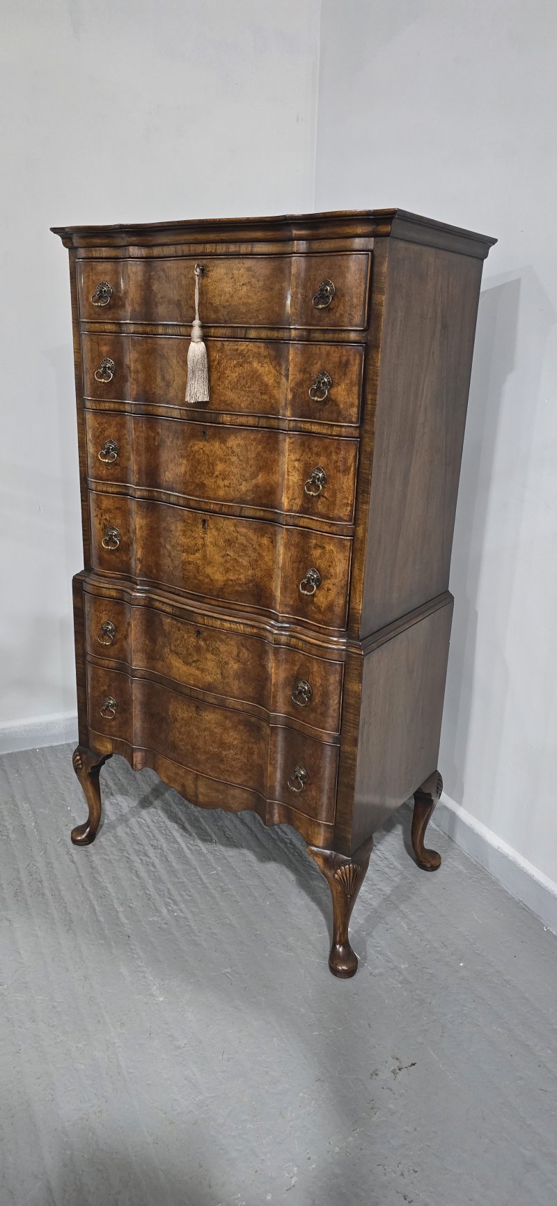 Queen Anne Burr Walnut Chest of Drawers on Stand - Image 3