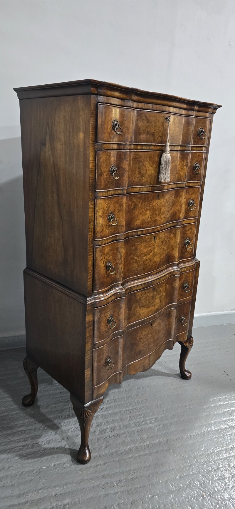 Queen Anne Burr Walnut Chest of Drawers on Stand - Image 4