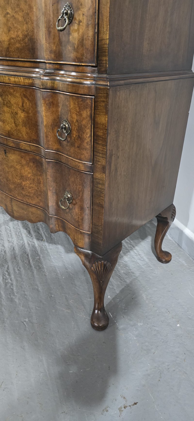 Queen Anne Burr Walnut Chest of Drawers on Stand - Image 8
