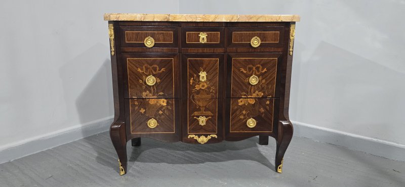 Excellent Quality French Marquetry Commode Chest of Drawers - Image 5