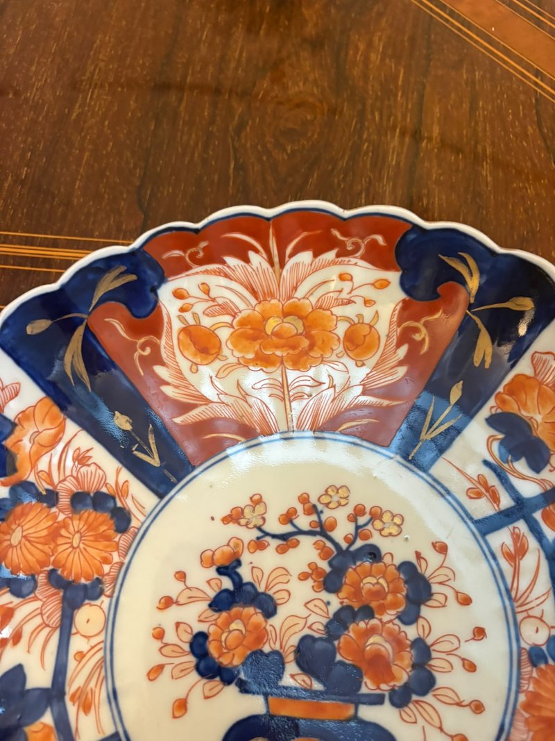 Antique Pair Japanese Imari Porcelain Plates Bowls Scalloped Edge Decorative Display Dishes - Image 8