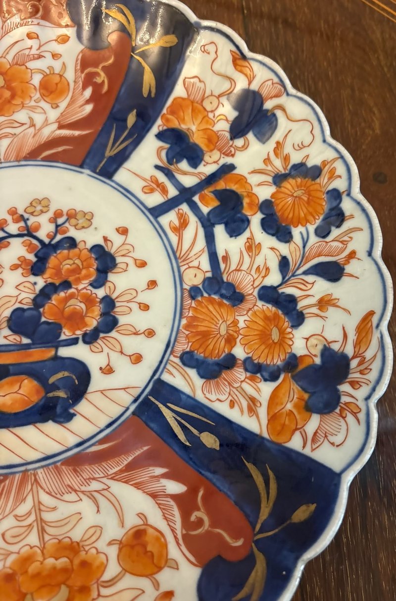 Antique Pair Japanese Imari Porcelain Plates Bowls Scalloped Edge Decorative Display Dishes - Image 9