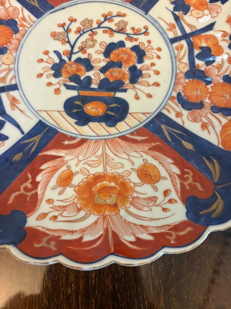 Antique Pair Japanese Imari Porcelain Plates Bowls Scalloped Edge Decorative Display Dishes - Image 4