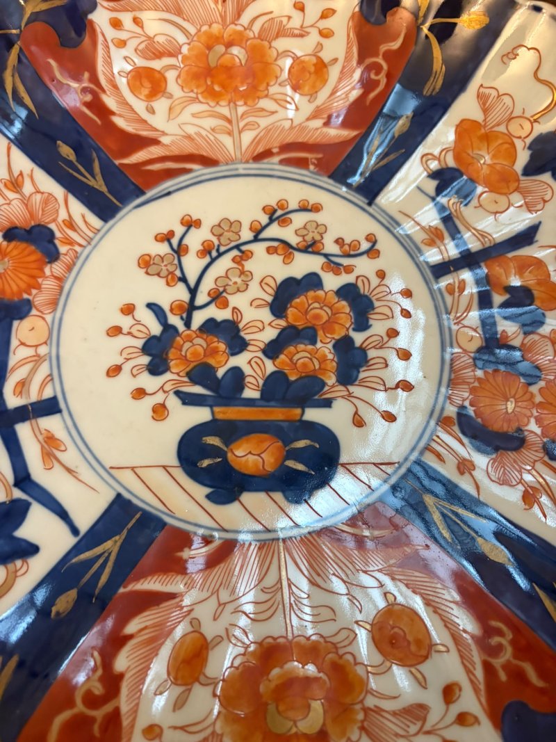 Antique Pair Japanese Imari Porcelain Plates Bowls Scalloped Edge Decorative Display Dishes - Image 10