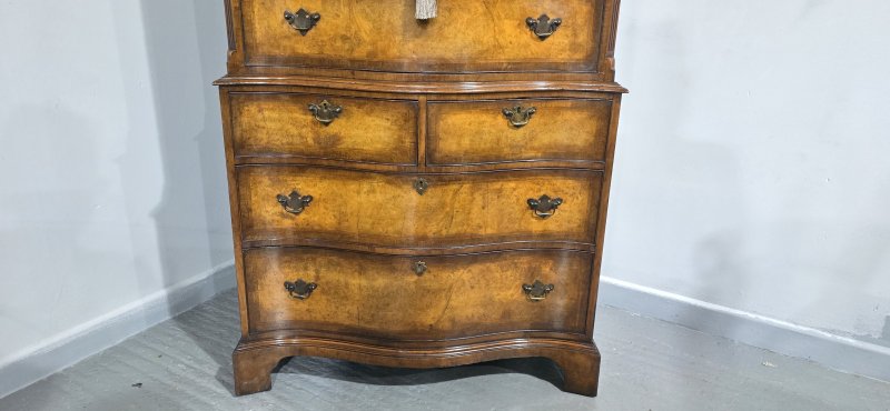 Superb Serpentine Burr Walnut Chest on Chest of Drawers - Image 4