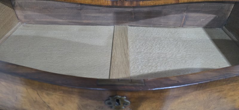Superb Serpentine Burr Walnut Chest on Chest of Drawers - Image 12