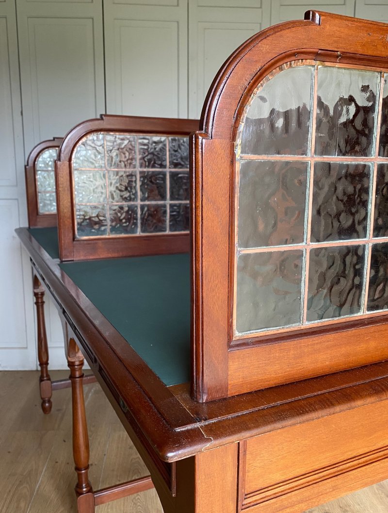 Mahogany twin clerks/banking desk - Image 4