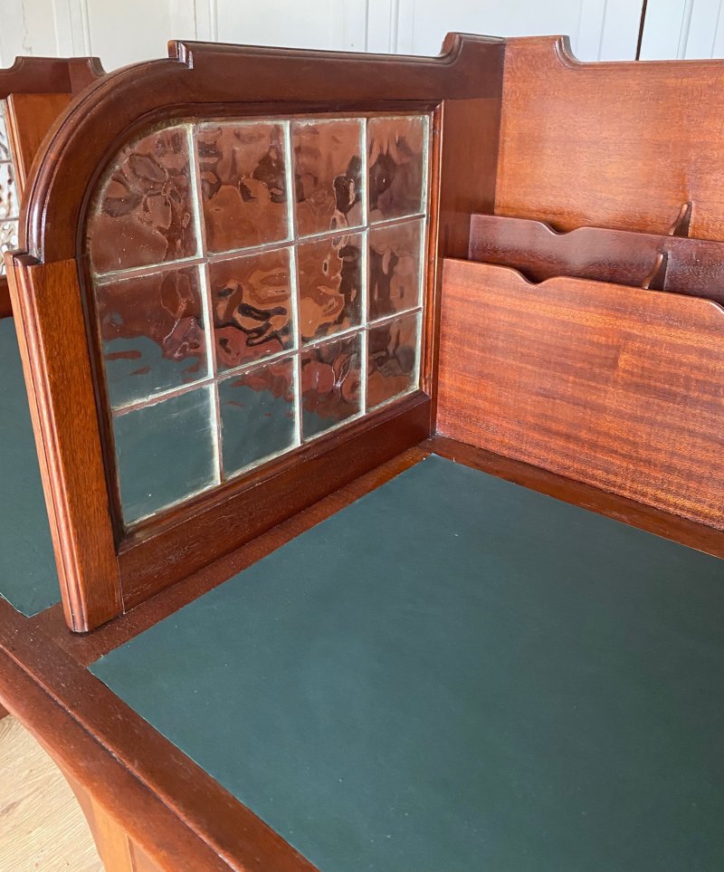 Mahogany twin clerks/banking desk - Image 6