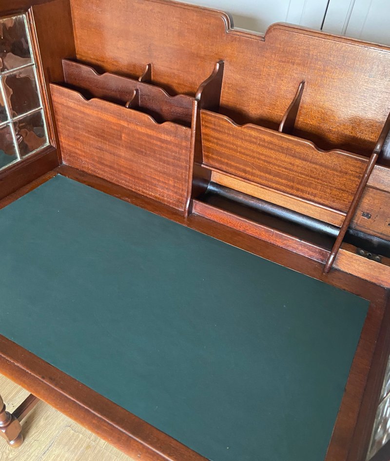 Mahogany twin clerks/banking desk - Image 9